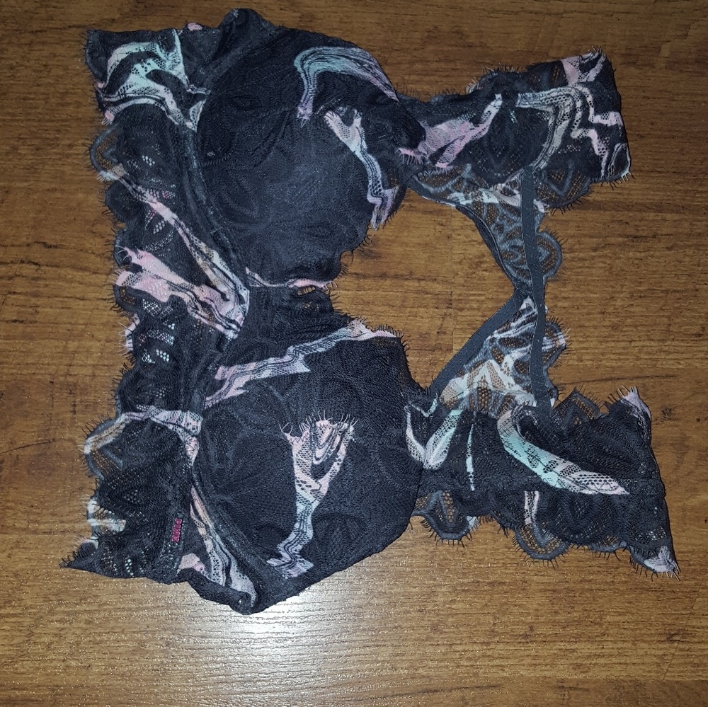Brand New VS Pink Lacey Push-Up Bralette sz XS NIB